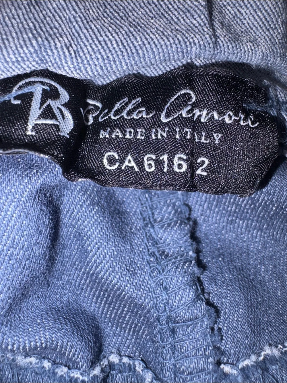 Bella Amore Made in Italy Cropped Graphic Jogger Pants Gray Stretch Size L